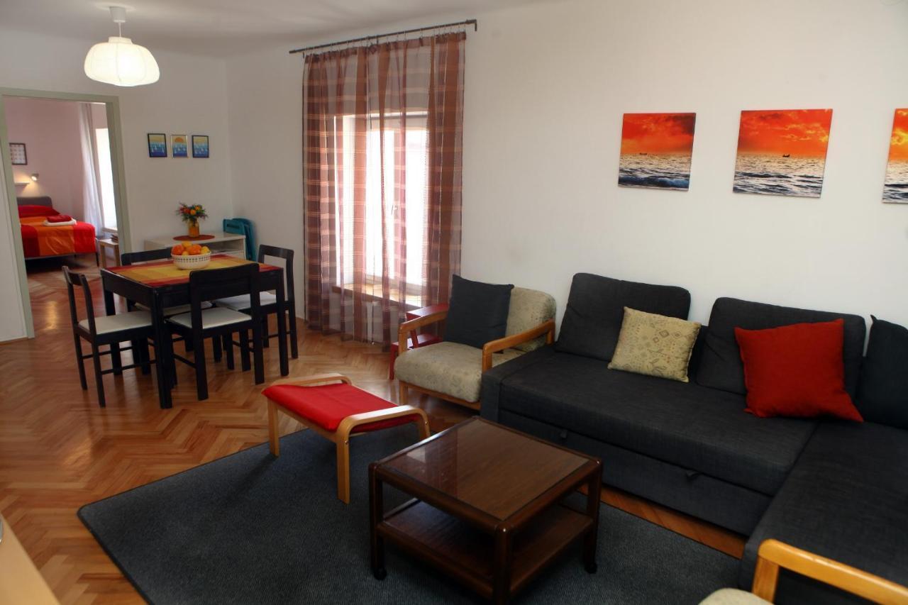 Spacious Piran Central Apartment For 5 Pax Bg Exterior photo