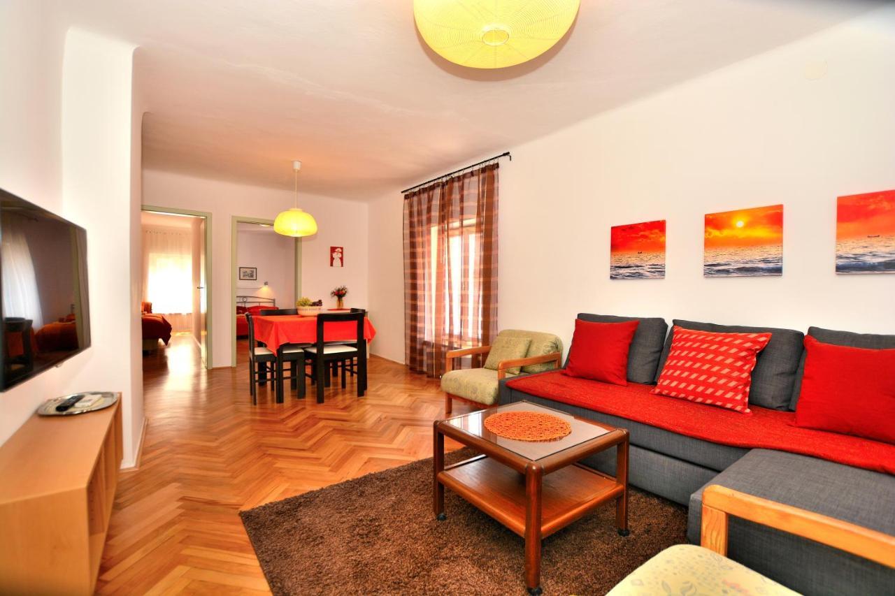 Spacious Piran Central Apartment For 5 Pax Bg Exterior photo